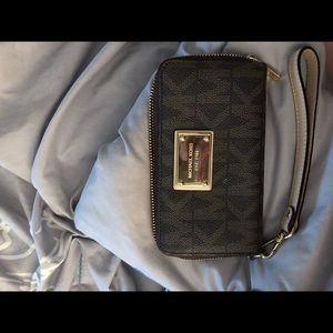 Michael kors wristlet